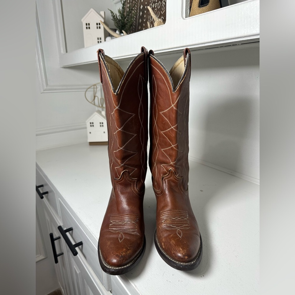 **SOLD**Vintage Acme Cowboy Boots Women 7 Brown Leather Western Boots Classic - Picture 2 of 9